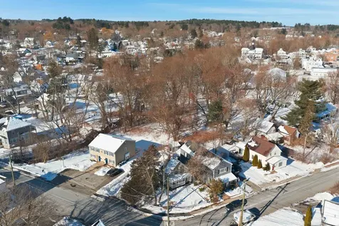 29 Central Street Derry NH 03038