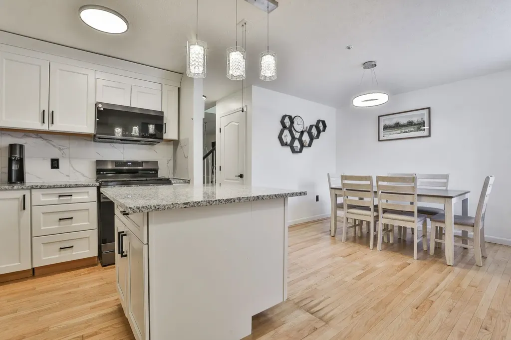 24 Suffolk Court Bedford NH 03110