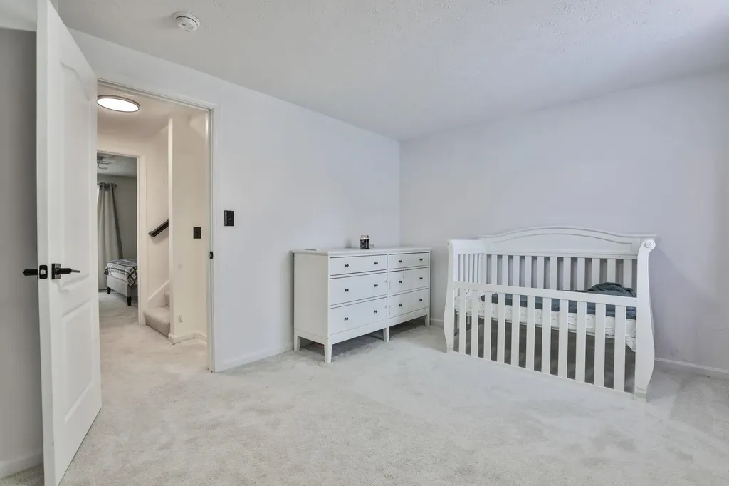 24 Suffolk Court Bedford NH 03110