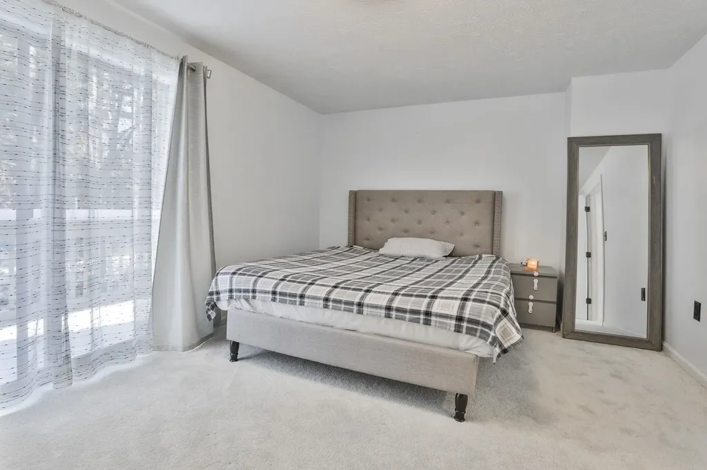 24 Suffolk Court Bedford NH 03110