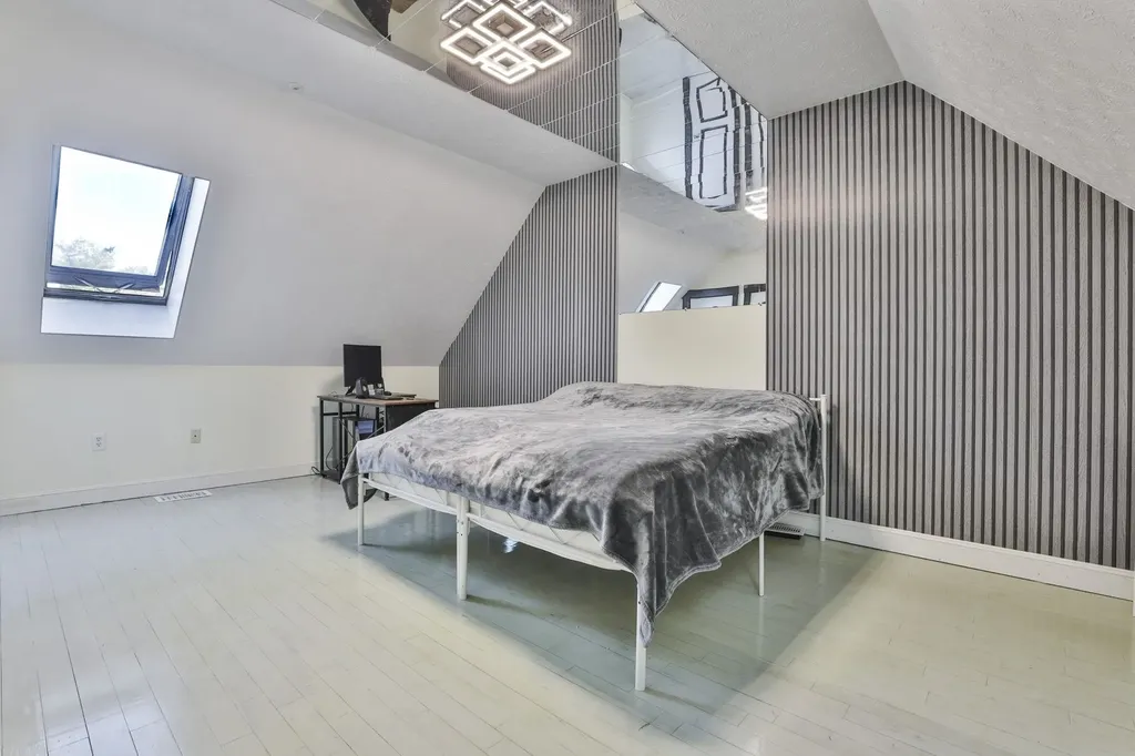 24 Suffolk Court Bedford NH 03110