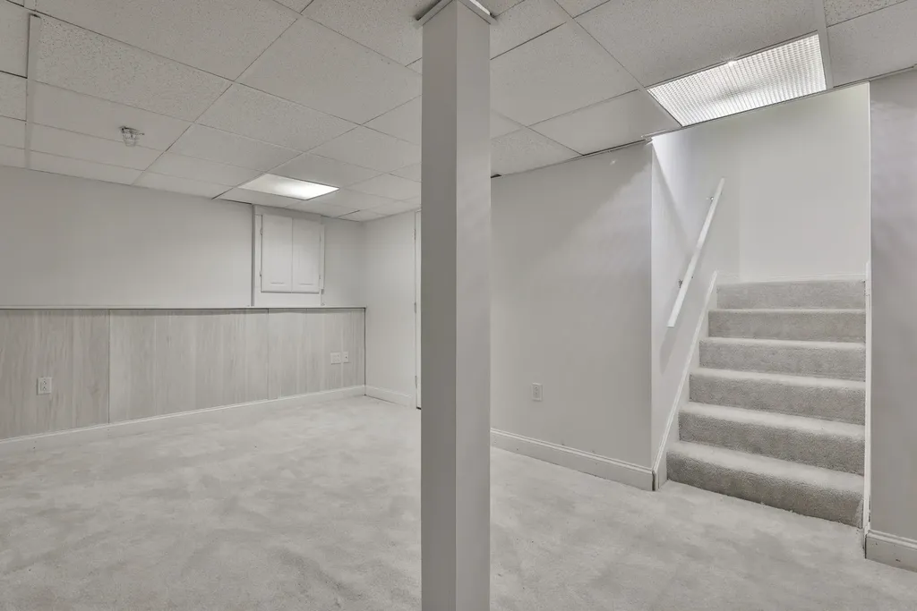 24 Suffolk Court Bedford NH 03110