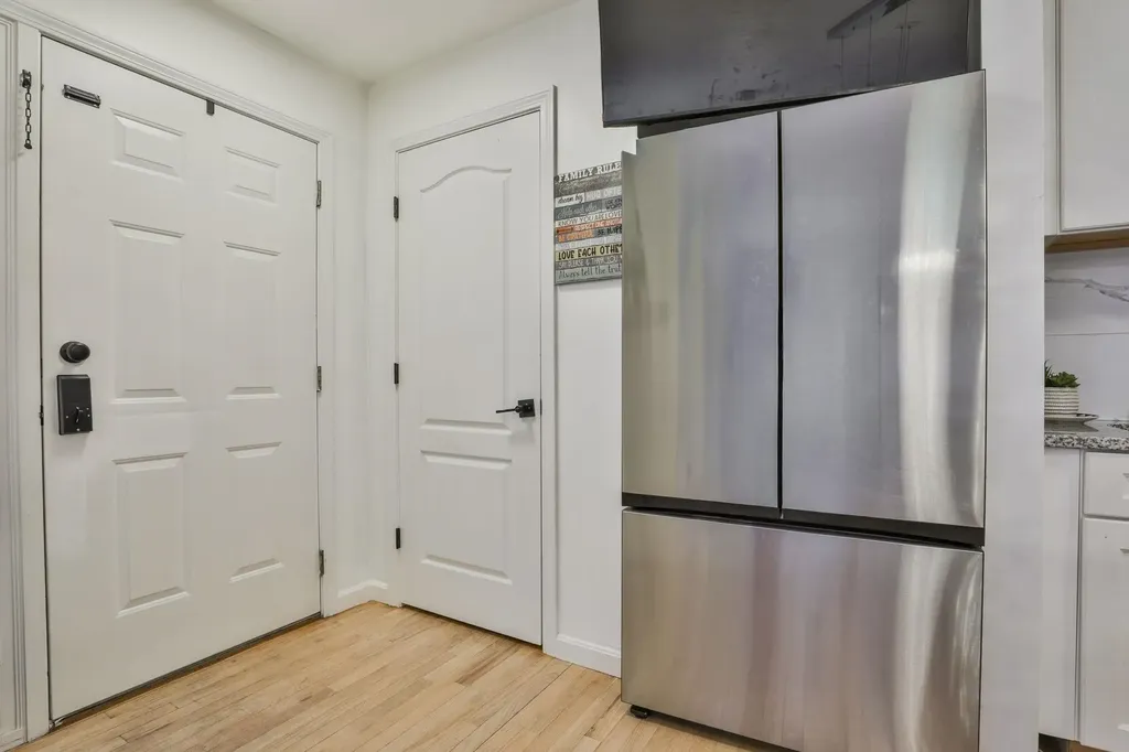 24 Suffolk Court Bedford NH 03110