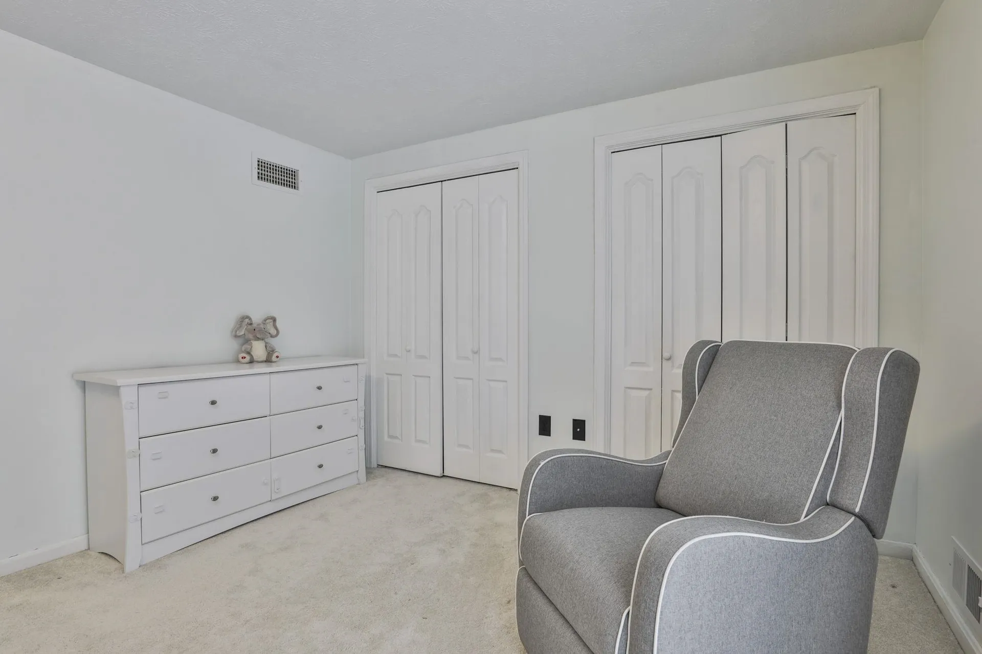 24 Suffolk Court Bedford NH 03110