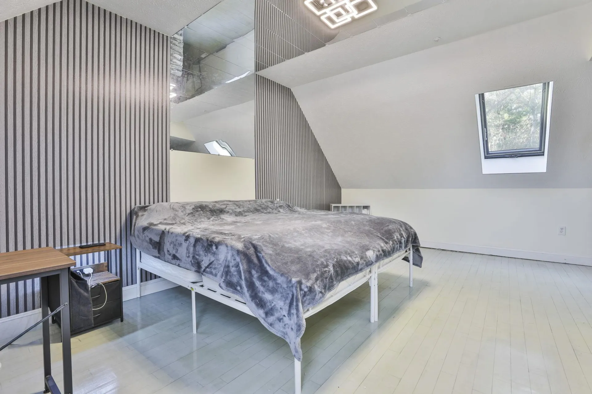 24 Suffolk Court Bedford NH 03110