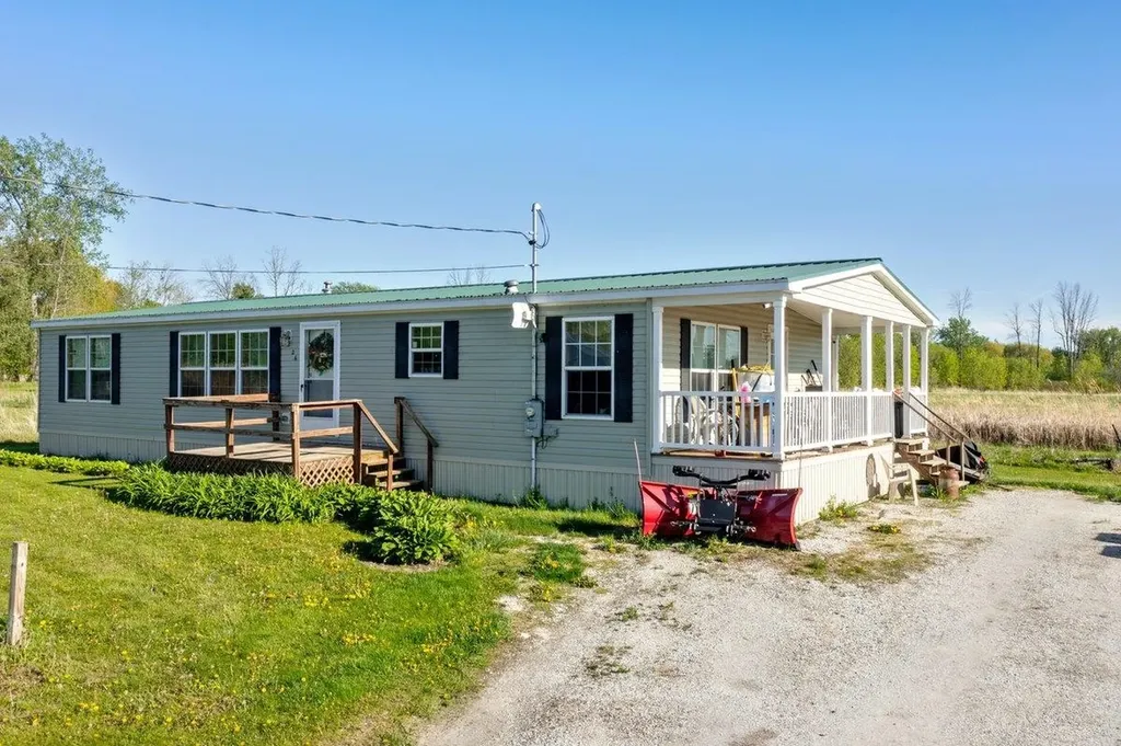 26 Deso Drive Extension Alburgh VT 05440