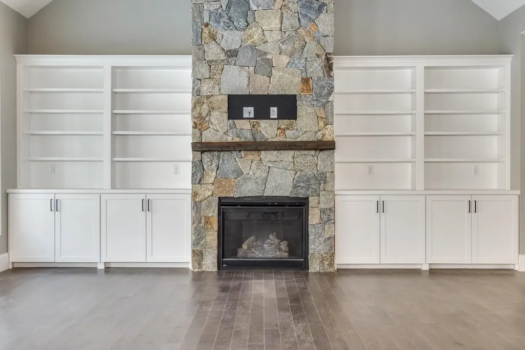 2 Deer Run East Kingston NH 03827