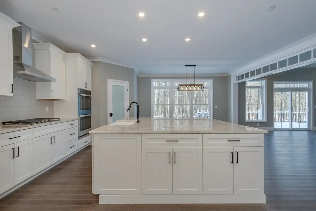 2 Deer Run East Kingston NH 03827