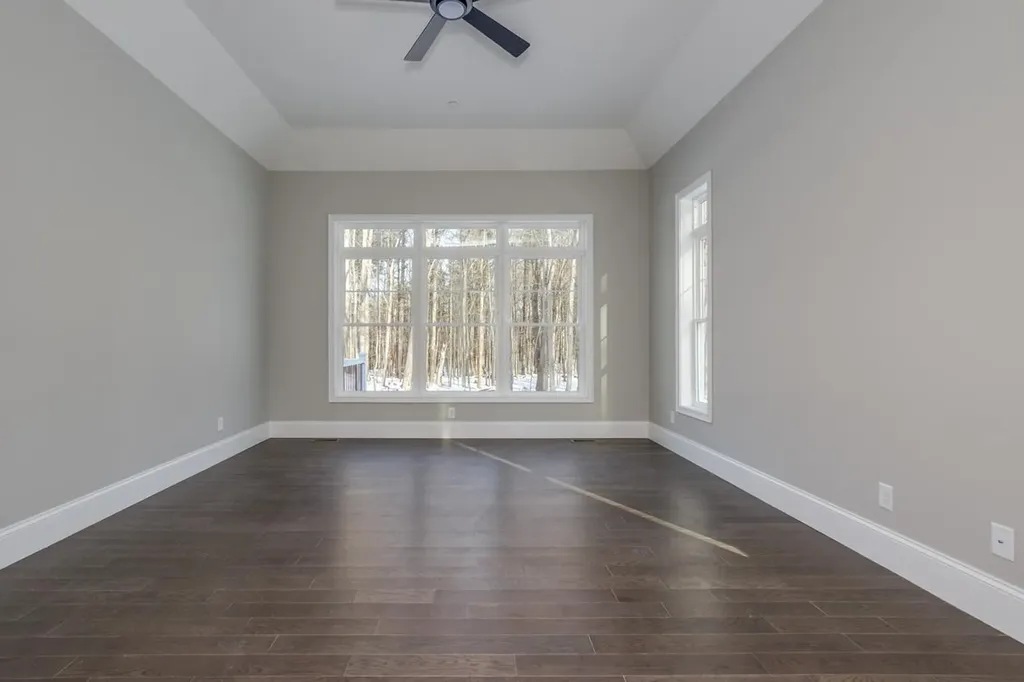 2 Deer Run East Kingston NH 03827