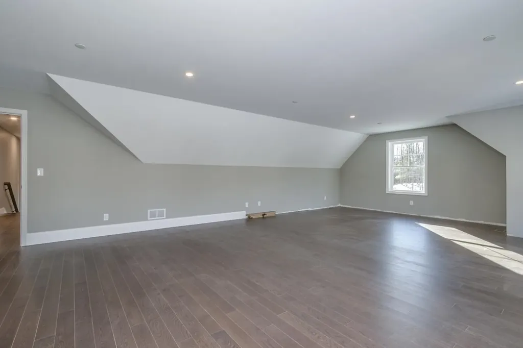 2 Deer Run East Kingston NH 03827