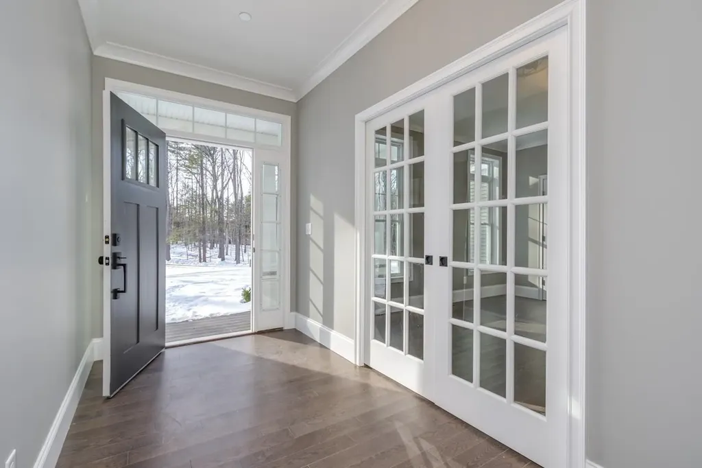 2 Deer Run East Kingston NH 03827