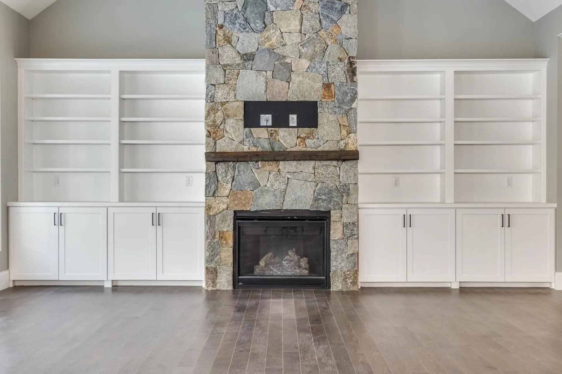 2 Deer Run East Kingston NH 03827