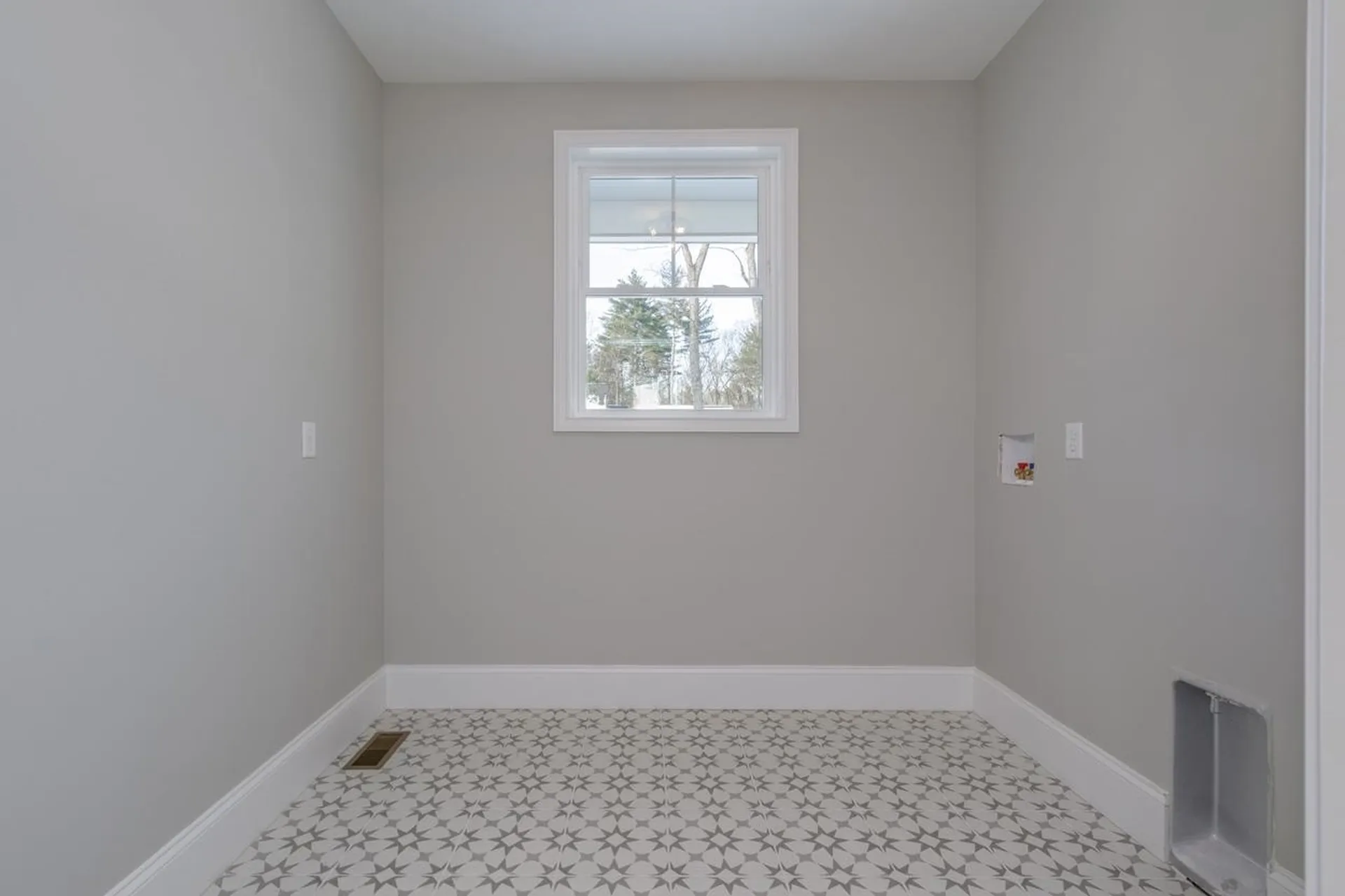 2 Deer Run East Kingston NH 03827