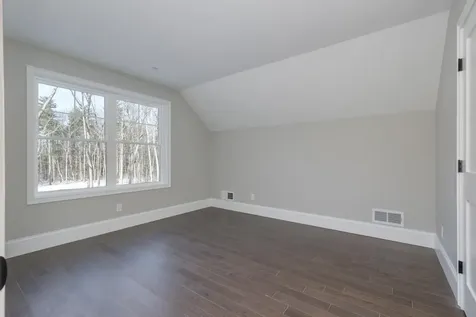 2 Deer Run East Kingston NH 03827