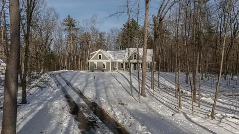 2 Deer Run East Kingston NH 03827