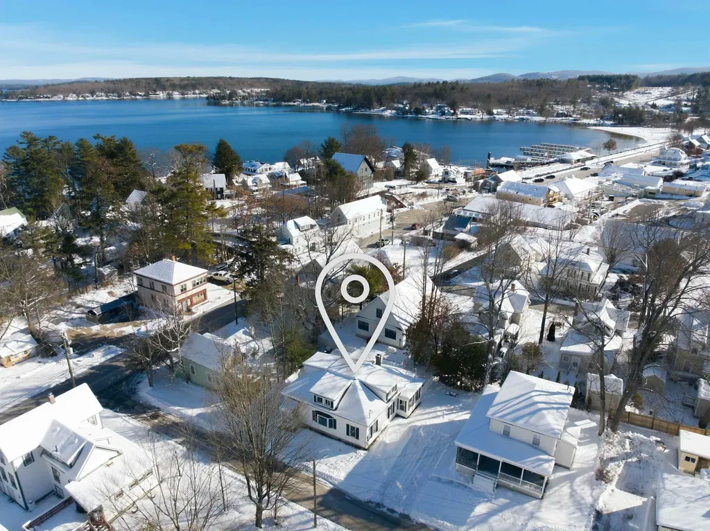 8 Andrews Avenue Laconia NH 03246