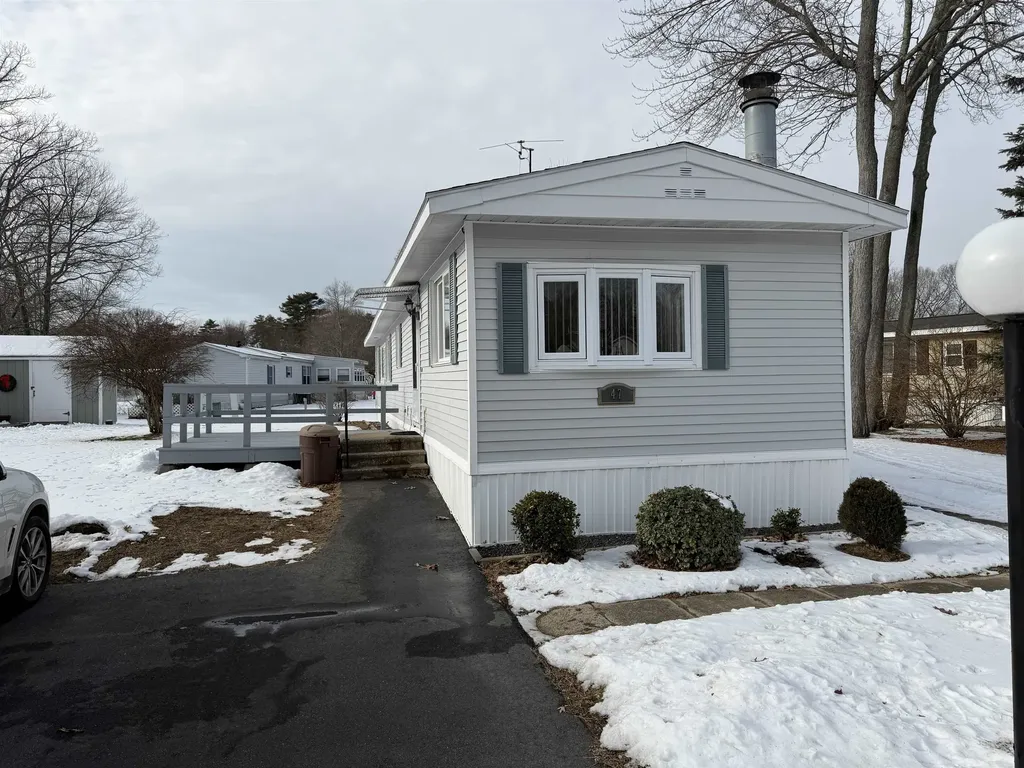 47 Scott Avenue Seabrook NH 03874