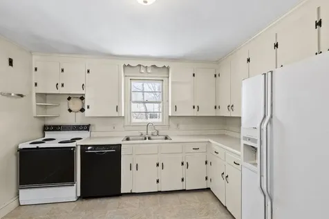 3 Henrietta Street Rochester NH 03867