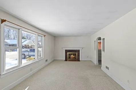 3 Henrietta Street Rochester NH 03867