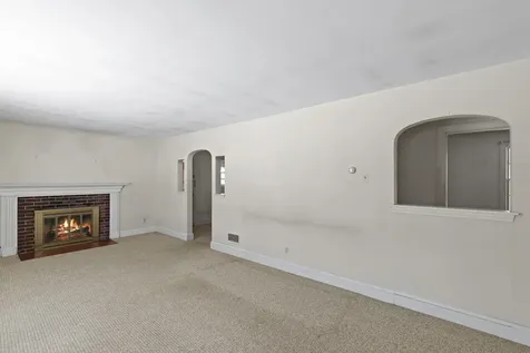 3 Henrietta Street Rochester NH 03867