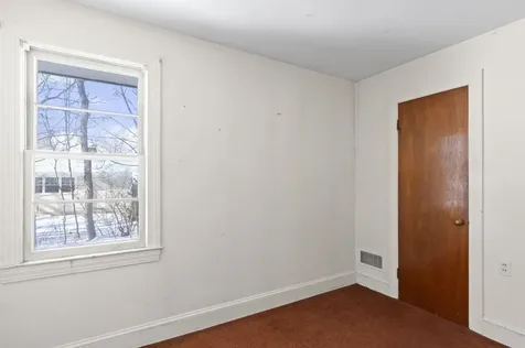 3 Henrietta Street Rochester NH 03867