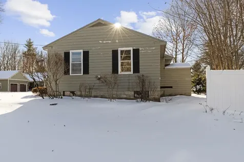 3 Henrietta Street Rochester NH 03867