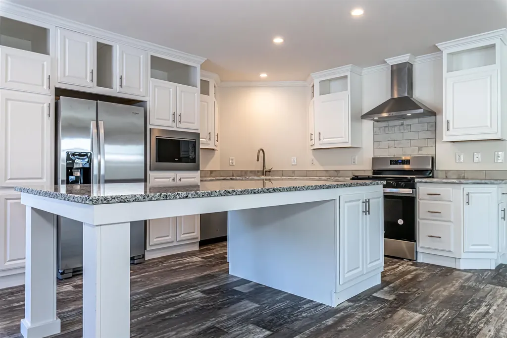 93 Osprey Road Alton NH 03809-5067