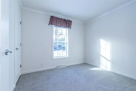 93 Osprey Road Alton NH 03809-5067