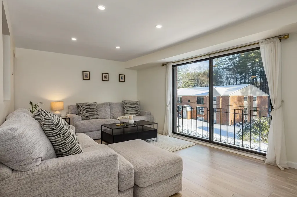 4 Brookside Drive Exeter NH 03833