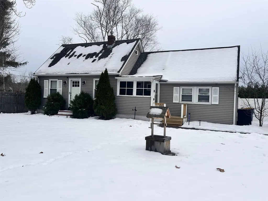 17 Walton Road Plaistow NH 03865