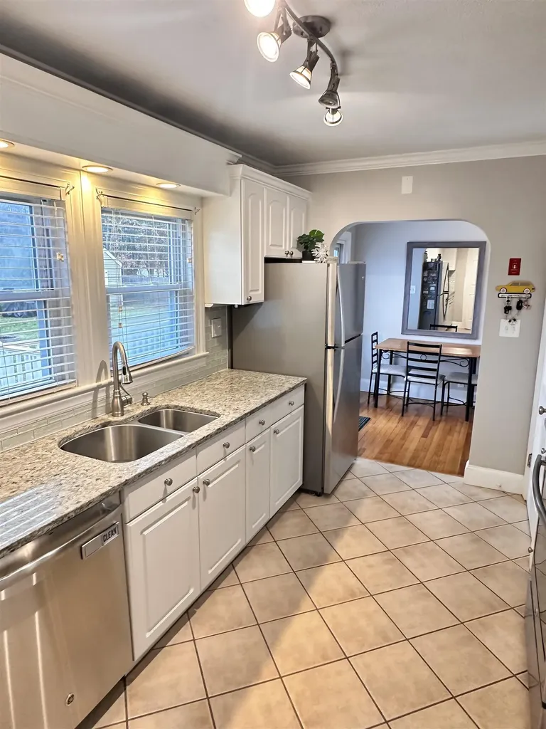 17 Walton Road Plaistow NH 03865