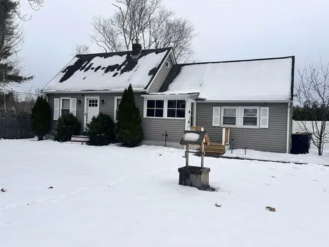 17 Walton Road Plaistow NH 03865