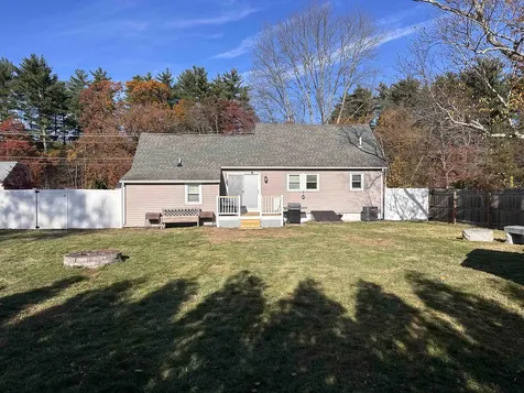 17 Walton Road Plaistow NH 03865