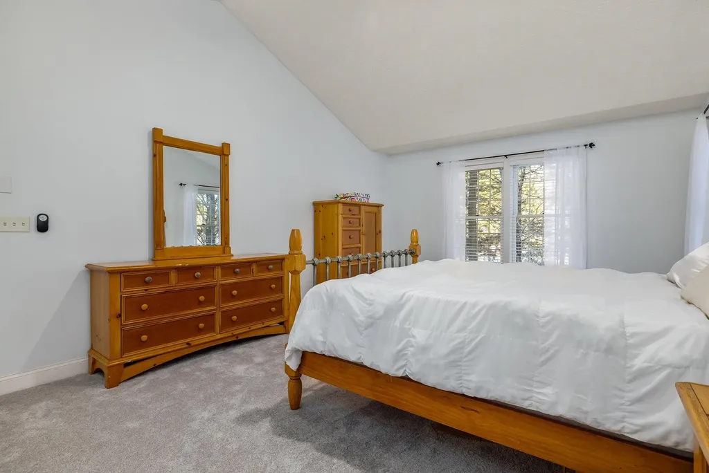 9 Captain's Way Exeter NH 03833