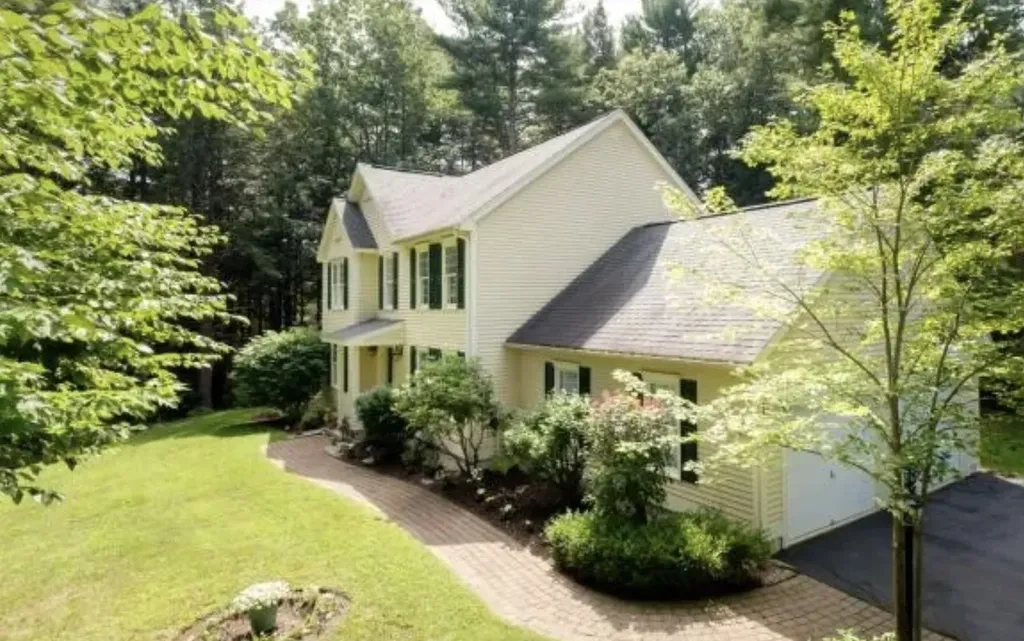 9 Captain's Way Exeter NH 03833