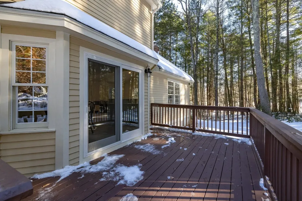 9 Captain's Way Exeter NH 03833