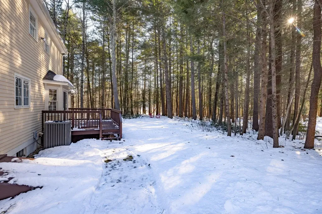 9 Captain's Way Exeter NH 03833