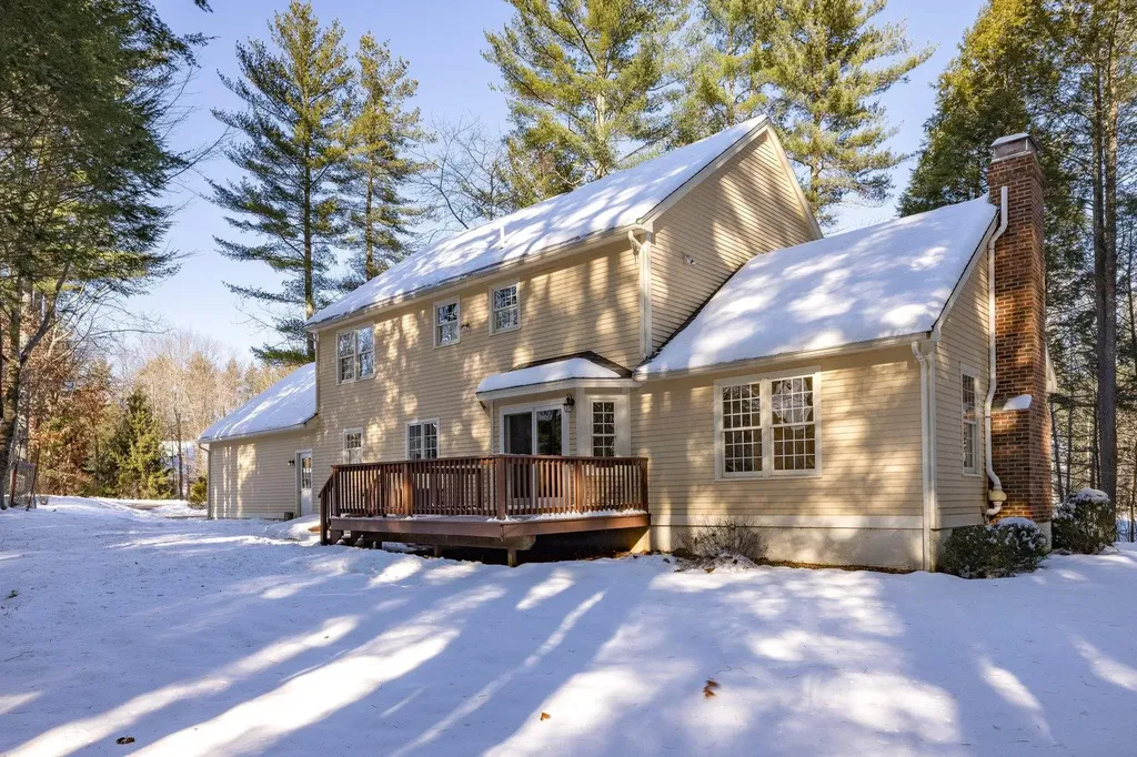 9 Captain's Way Exeter NH 03833