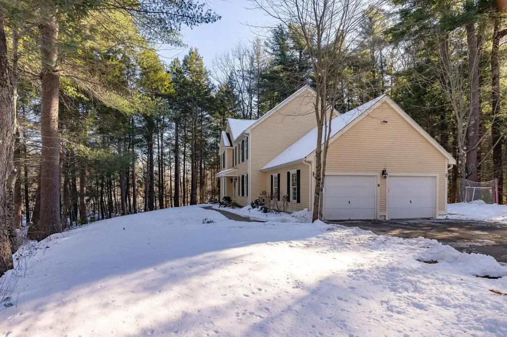 9 Captain's Way Exeter NH 03833