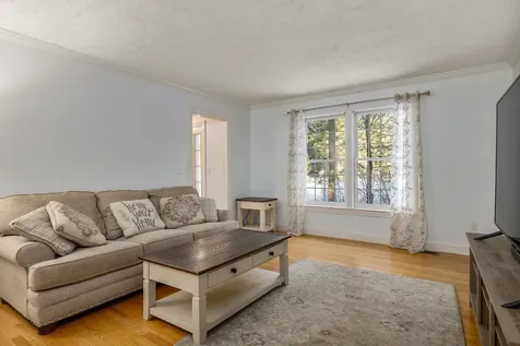 9 Captain's Way Exeter NH 03833