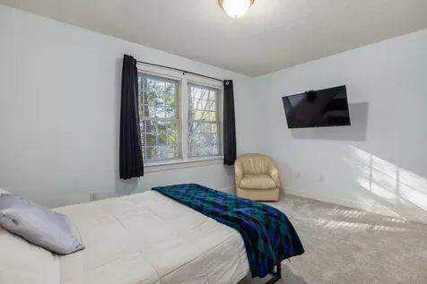 9 Captain's Way Exeter NH 03833