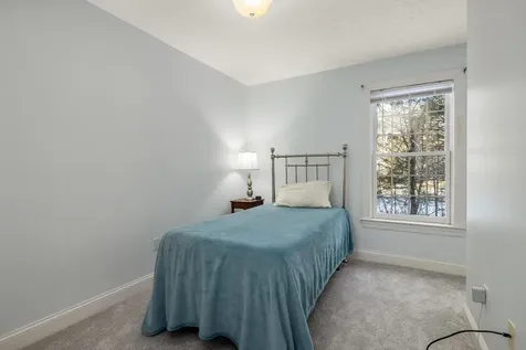 9 Captain's Way Exeter NH 03833