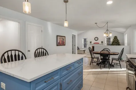 9 Captain's Way Exeter NH 03833