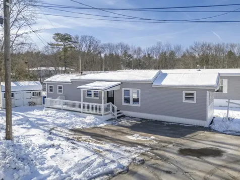 14 Stage Coach Circle Londonderry NH 03053