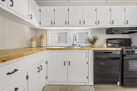 14 Stage Coach Circle Londonderry NH 03053