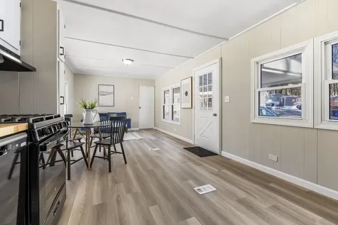 14 Stage Coach Circle Londonderry NH 03053