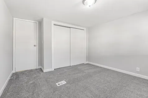 14 Stage Coach Circle Londonderry NH 03053