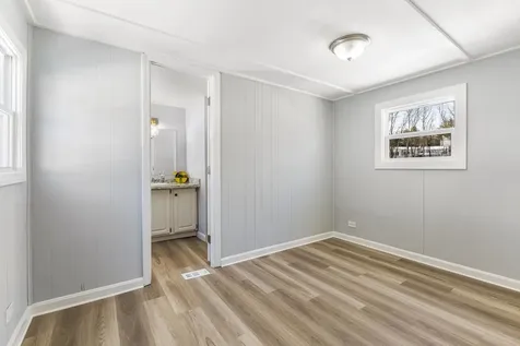 14 Stage Coach Circle Londonderry NH 03053