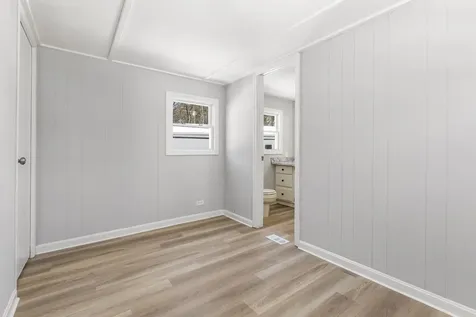 14 Stage Coach Circle Londonderry NH 03053