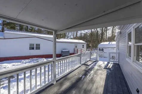 14 Stage Coach Circle Londonderry NH 03053